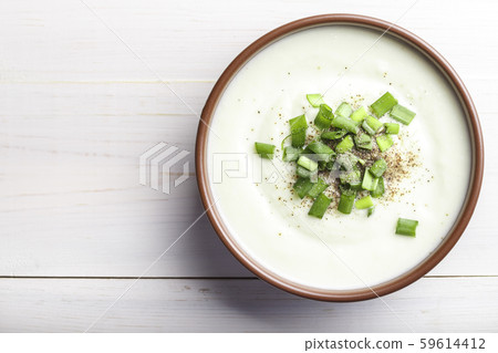 cauliflower cream soup 59614412