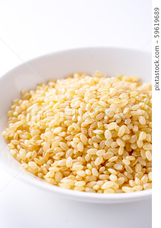 Brown rice with the wax layer removed Brown rice with the wax layer removed 59619689