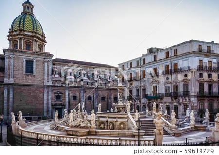 Fountain of shame on baroque Piazza Pretoria, Palermo, Sicily, Italy 59619729