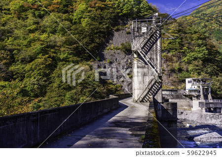 (Yamanashi Pref.) South Alps Road in Autumn (Narada Lake Dam and Sluice) 59622945