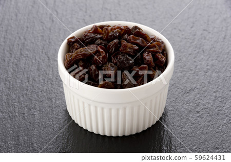 Raisins Raisins 59624431