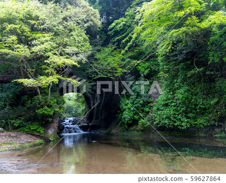 Kameiwa Cave (Nomizo Falls) 59627864