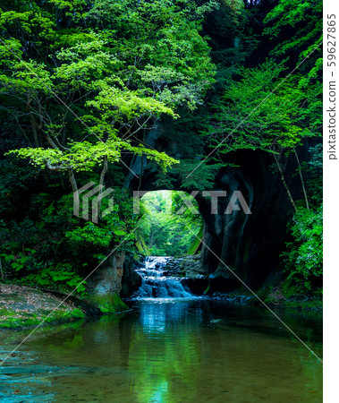 Kameiwa Cave (Nomizo Falls) 59627865