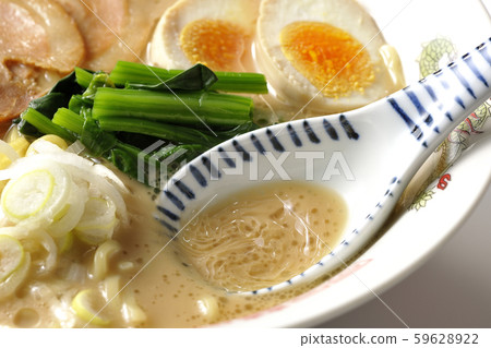 Drink pork bone ramen soup 59628922