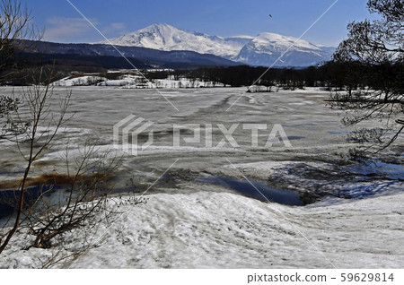 剩下的雪和高海山 剩下的雪和高海山 59629814