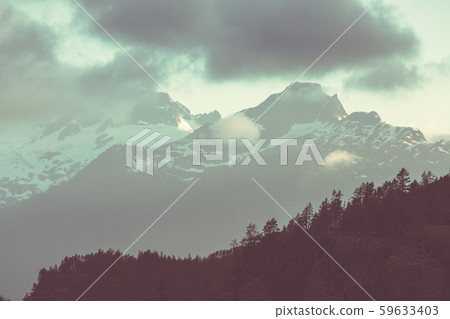 Mountains in Canada Mountains in Canada 59633403
