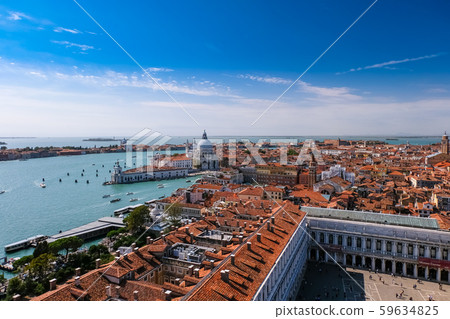 聖馬克廣場和鍾樓的威尼斯景觀 聖馬克廣場和鍾樓的威尼斯景觀 59634825