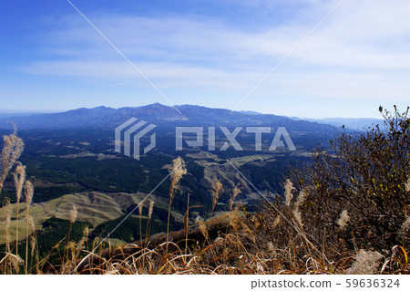 Aso Godake, Nekodake, climbing from the Todo climbing entrance to the Nekodake east peak, autumn scenery of the Oto ridge route Aso Godake, Nekodake, climbing from the Todo climbing entrance to the Nekodake east peak, autumn scenery of the Oto ridge route 59636324
