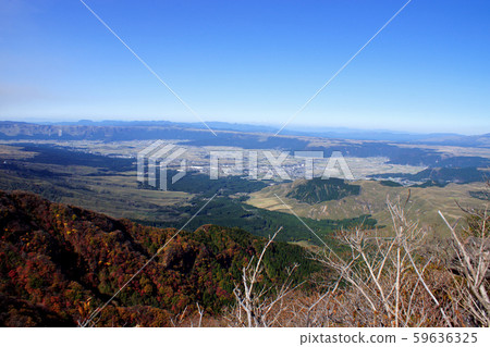 Aso Godake, Nekodake, climbing from the Todo climbing entrance to the Nekodake east peak, autumn scenery of the Oto ridge route Aso Godake, Nekodake, climbing from the Todo climbing entrance to the Nekodake east peak, autumn scenery of the Oto ridge route 59636325