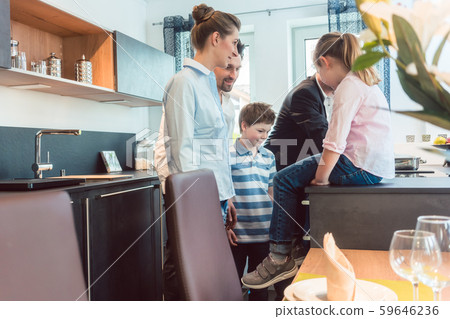 Kitchen sales with a family, kids, and a service expert 59646236