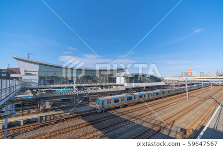 日本SOTETSU西橫濱站和火車橫濱城市景觀的視圖 59647567