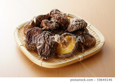 Shiitake mushroom 59649146