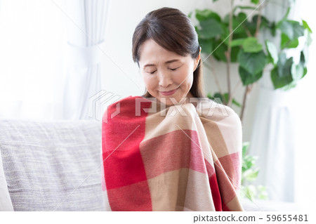 中年女人感冒 中年女人感冒 59655481