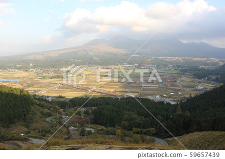 從牛奶之路看麻生太郎 從牛奶之路看麻生太郎 59657439