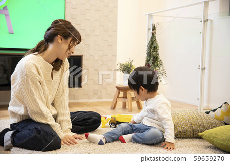 House parent and child mom child play car toy 59659270