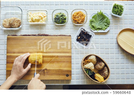 Lifestyle lunch making 59660648