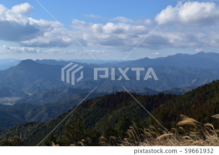 一座小山的風車 一座小山的風車 59661932