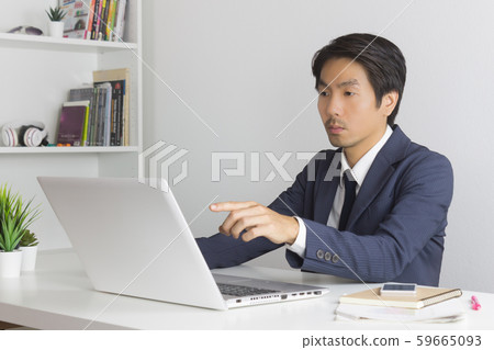 Asian Financial Advisor or Asian Consulting Businessman Recommend Customer Via Internet Asian Financial Advisor or Asian Consulting Businessman Recommend Customer Via Internet 59665093