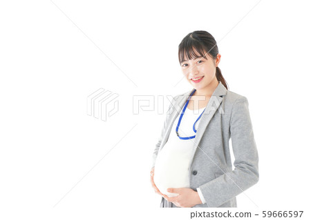 懷孕期間的年輕商業女人 懷孕期間的年輕商業女人 59666597