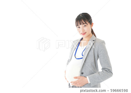 懷孕期間的年輕商業女人 懷孕期間的年輕商業女人 59666598