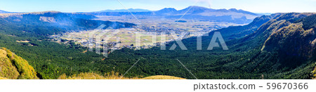 Nishiyuura Park Observatory's autumn scenery and grass autumn leaves panorama [Aso City, Kumamoto Prefecture] 59670366
