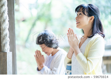 拜拜父母子女母子高級女子中年女子2人 59670814