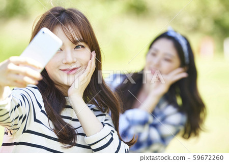 Girls' Association Picnic Smartphone Girls' Association Picnic Smartphone 59672260