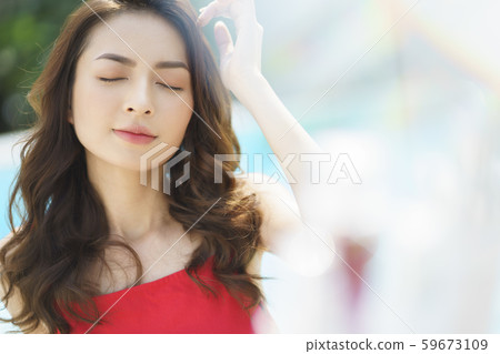 Ladies Beauty Poolside 59673109