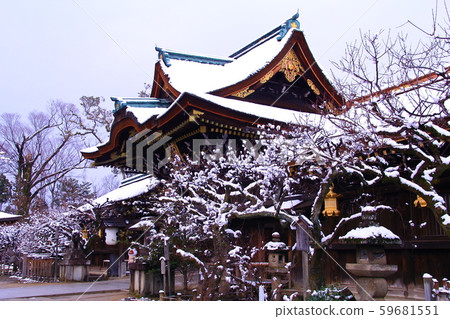 Snow scene in the precincts of Kitano Tenmangu Shrine (Kamikyo Ward, Kyoto City) Snow scene in the precincts of Kitano Tenmangu Shrine (Kamikyo Ward, Kyoto City) 59681551