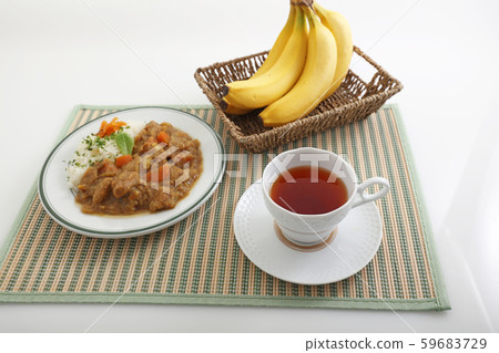 Curry rice and tea 59683729