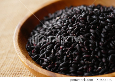 Black rice 59684220
