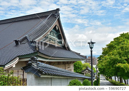 Hakodate walk: Higashi Honganji Temple Hakodate Besso 59690727