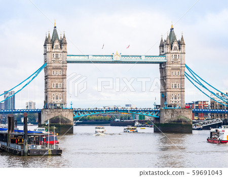 倫敦塔橋和泰晤士河 倫敦塔橋和泰晤士河 59691043