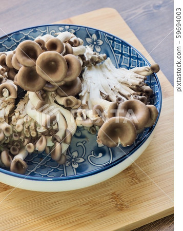 Fresh organic mushroom Fresh organic mushroom 59694003
