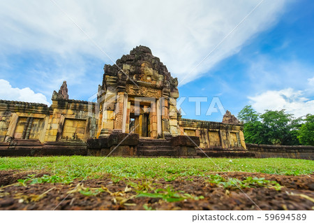 Ancient Khmer temple Prasat Muang Tam in Thailand. 59694589