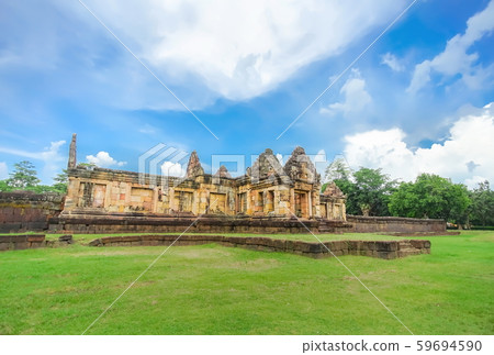 Ancient Khmer temple Prasat Muang Tam in Thailand. 59694590