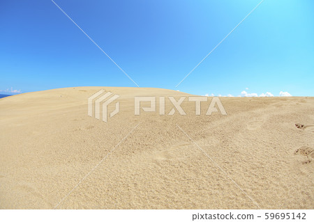 Tottori sand dunes 59695142