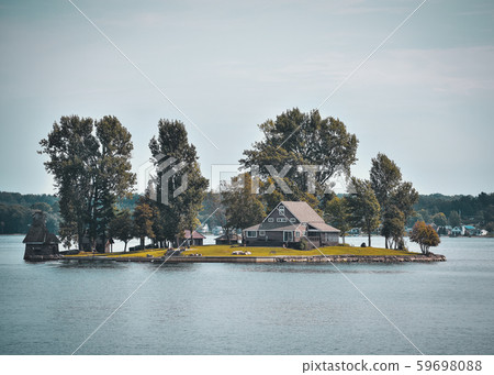 Autumn landscape in the 1000 islands. Houses, 59698088