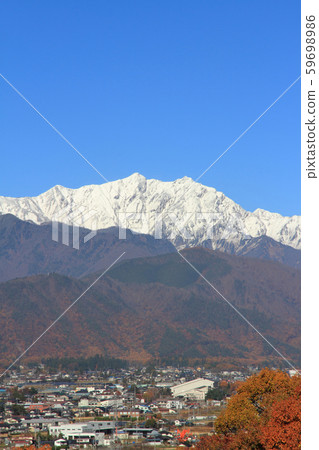 下雪的北阿爾卑斯山和信濃大町 下雪的北阿爾卑斯山和信濃大町 59698986