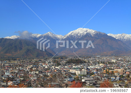下雪的北阿爾卑斯山和信濃大町 下雪的北阿爾卑斯山和信濃大町 59698987