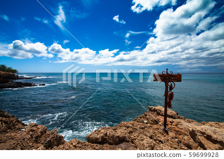 Hawaiian Cape and Blue Sea Hawaiian Cape and Blue Sea 59699928