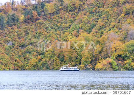 Lake Okutadami excursion course autumn 59701607