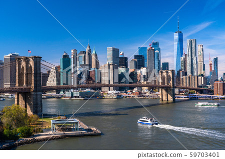 紐約曼哈頓摩天大樓和布魯克林大橋 紐約曼哈頓摩天大樓和布魯克林大橋 59703401