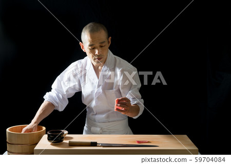 Bamboo grasping sushi Bamboo grasping sushi 59704084