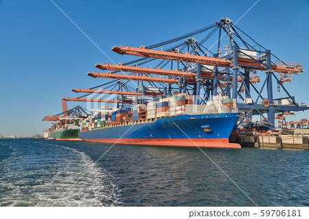 Huge Container Ship Huge Container Ship 59706181