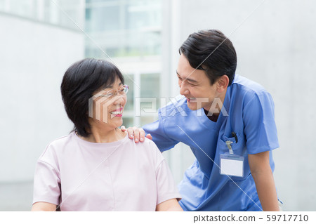 醫護人員和高級 59717710
