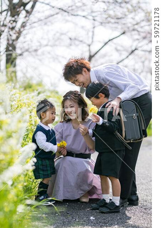 家庭入場慶典 59721178