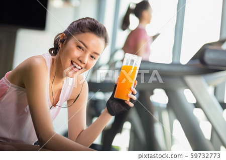 Woman fitness hydration Woman fitness hydration 59732773