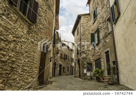Street view of Radda in Chianti, Tuscany. 59742744