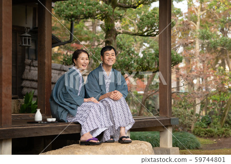 Middle couple hot spring travel Yukata Ryokan image 59744801